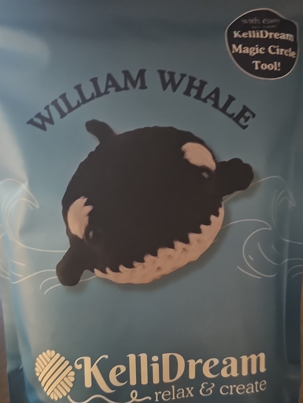 KelliDream William Whale Plush Crochet Kit - Black & White